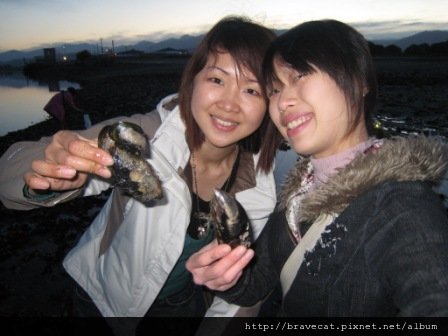 IMG_2497 Motueka Beach-大Mussel.Emily &amp; Me.JPG