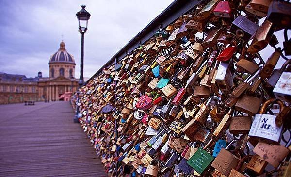 love-lock-bridge