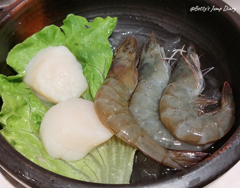 桃園「荖子鍋PLUS家樂福平鎮店」美食街高人氣鍋物！只要15
