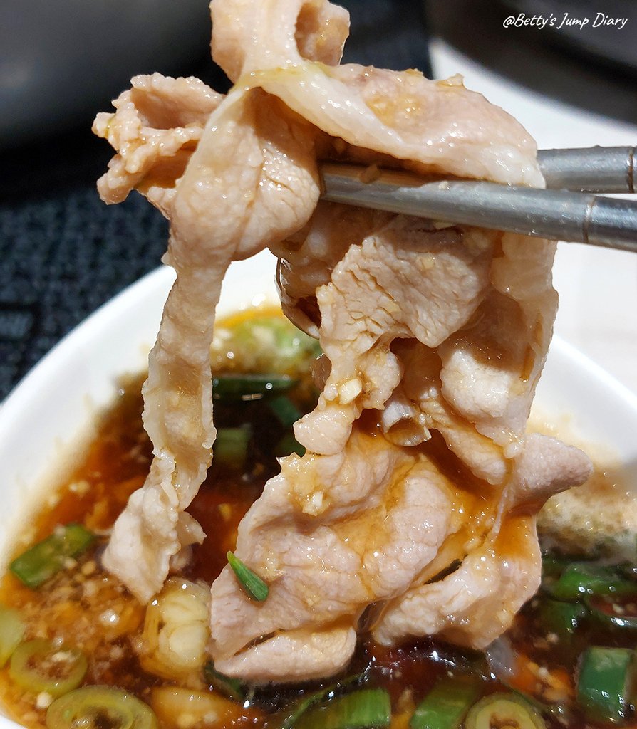 桃園「荖子鍋PLUS家樂福平鎮店」美食街高人氣鍋物！只要15