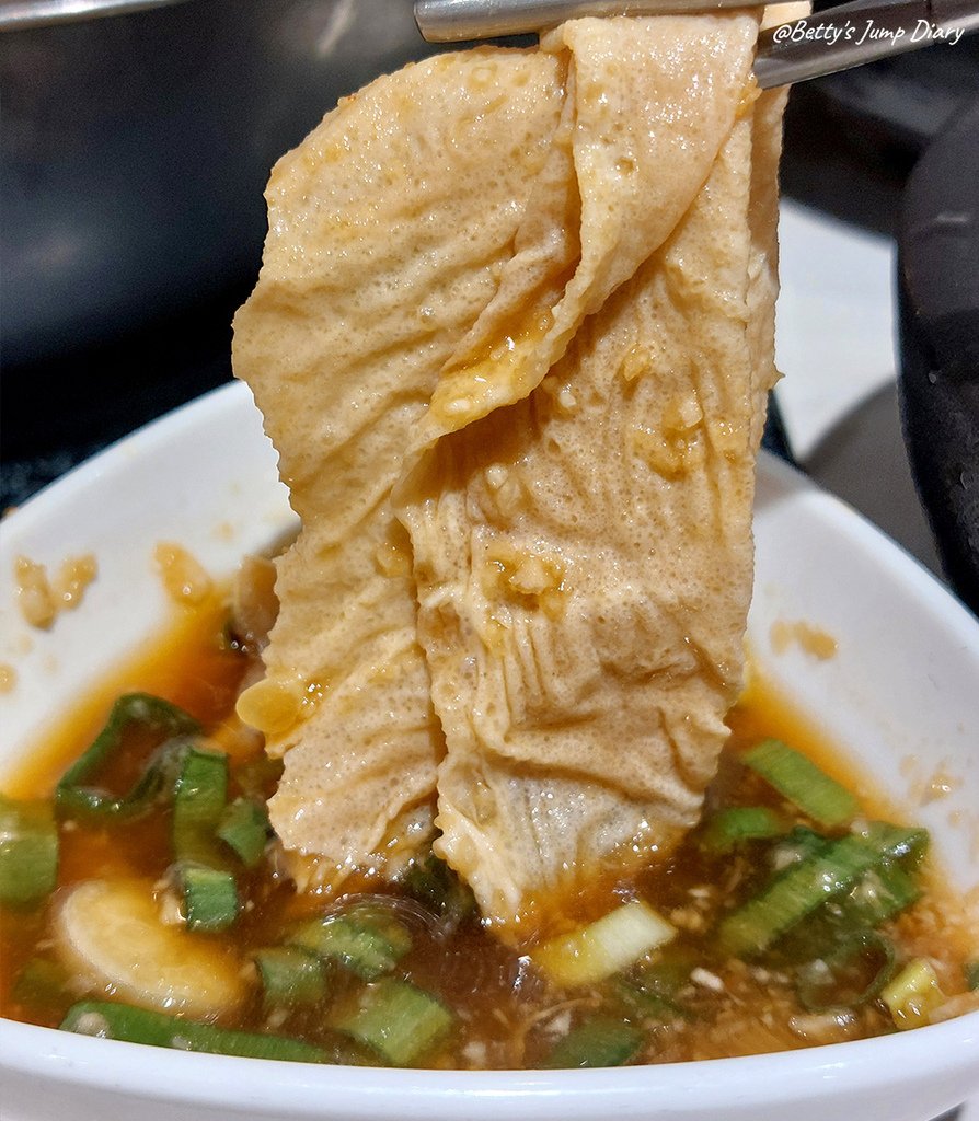 桃園「荖子鍋PLUS家樂福平鎮店」美食街高人氣鍋物！只要15