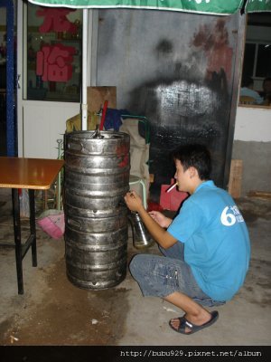 路邊小店, 到處都有賣啤酒