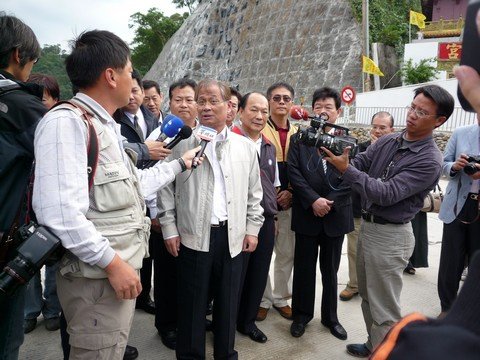 image028盧總會長接受新聞媒體專訪.jpg