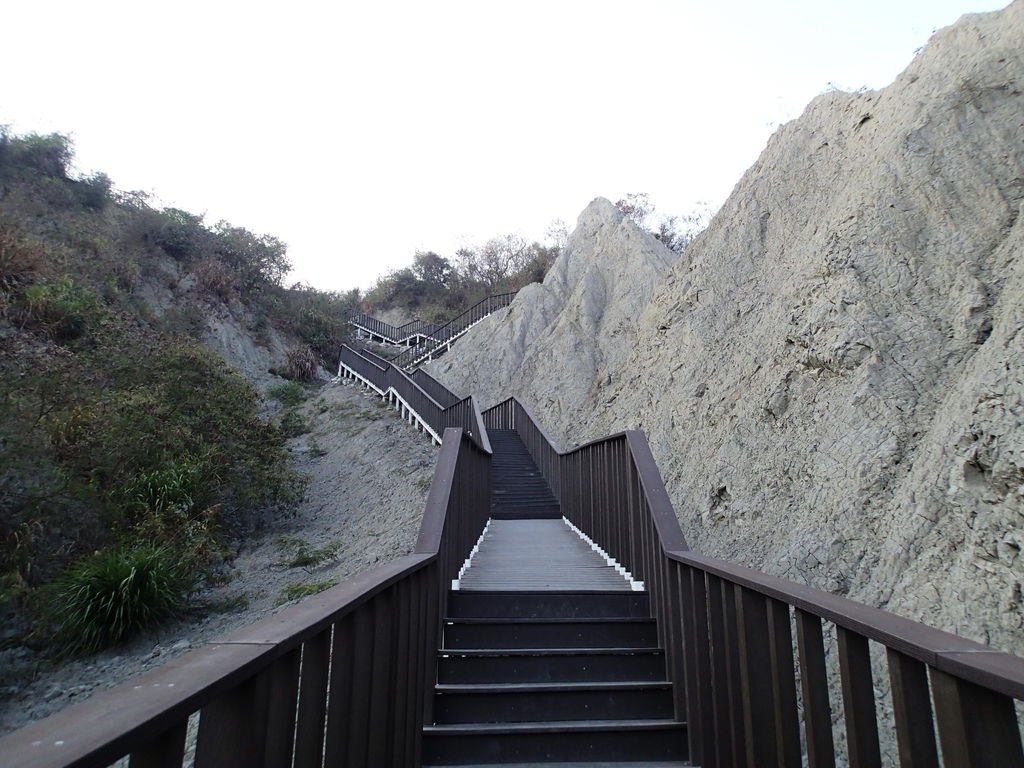 步道的規畫相當好.真是讓我意外月世界地景公園做得這麼棒