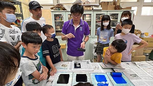 20230826生態刻刻印印-新樹脂版刻印—張淩翔老師