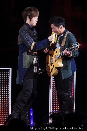 五月天 如「蕉」似漆《第二人生》獲金曲獎七大入圍肯定０５