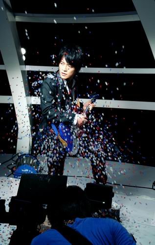 五月天代言“百事群音” 大手筆打造《放肆》MV01.jpg