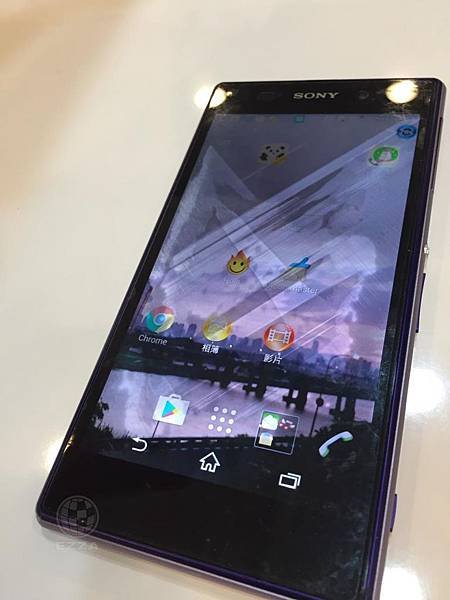 SONY Z1面板水痕