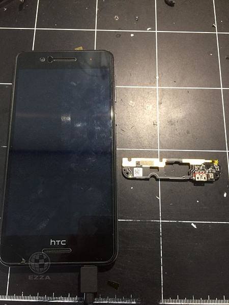 HTC 728 充電孔燒焦