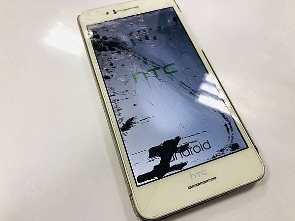 HTC728 液晶損壞.jpg