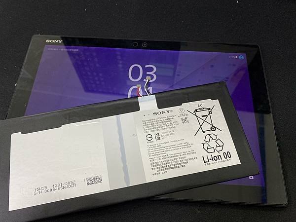 Sony Xperia Z4 Tablet電池更換.jpg