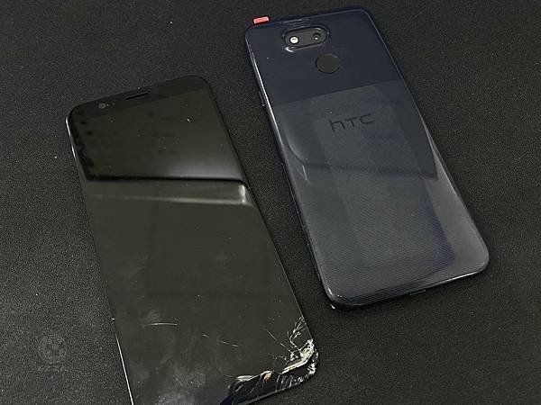 HTC D12S更換螢幕.jpg