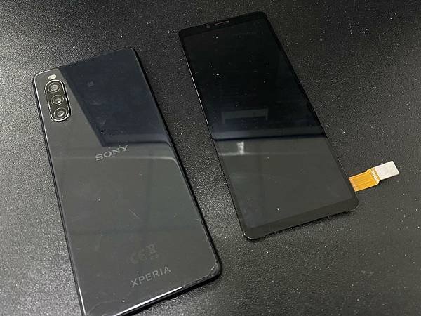 Sony Xperia 10 II更換螢幕(2).jpg