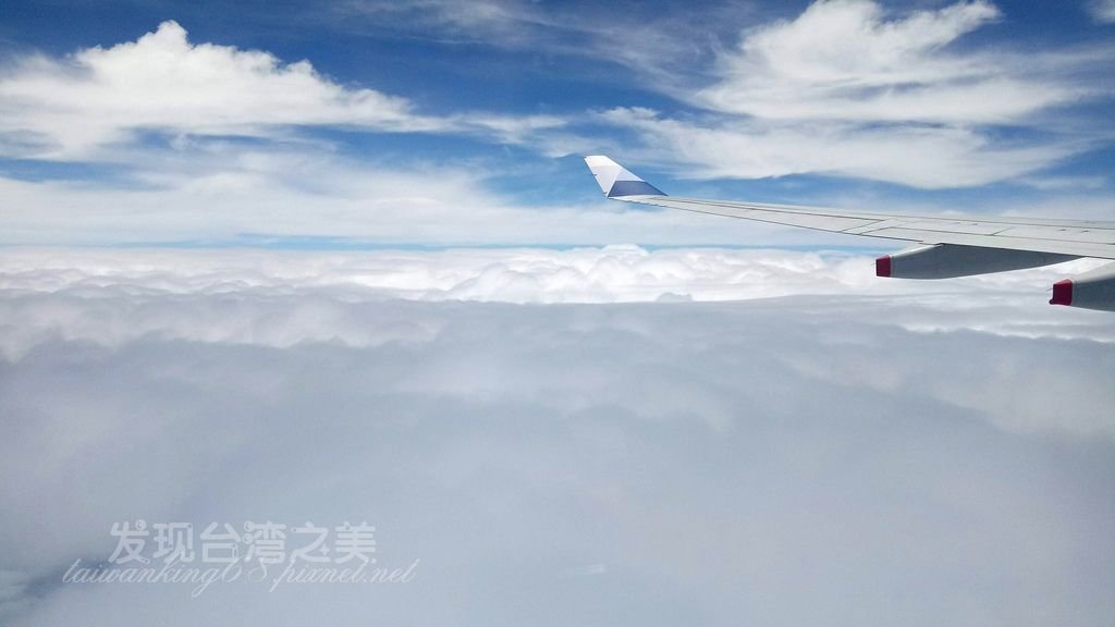 飛機上鳥瞰雲海