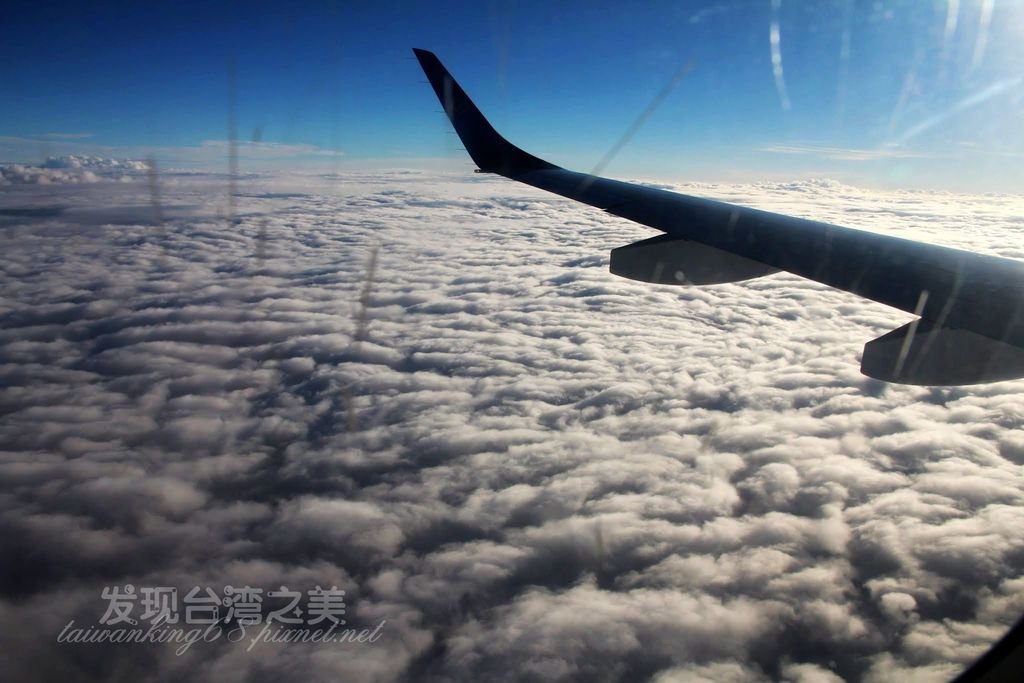 飛機上鳥瞰雲海