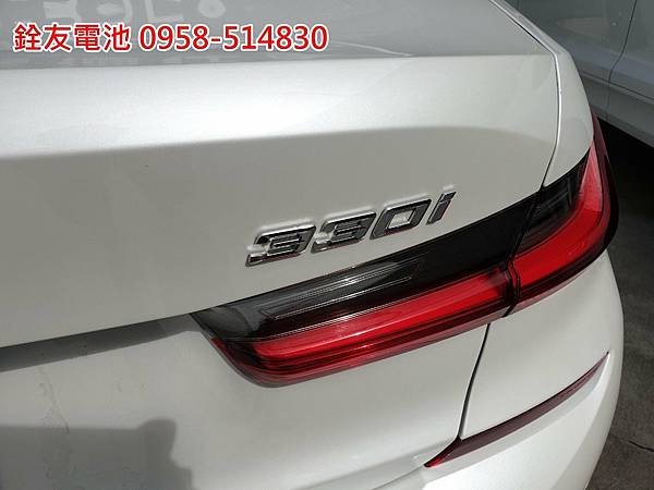 1101225-BMW330i-1.jpg