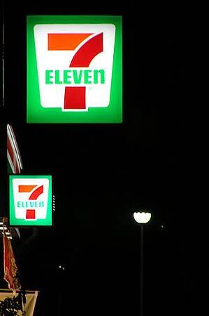 7-11-logo-by-mooitw-at-flickr.jpg