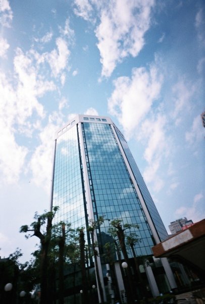 中港路上的大樓
