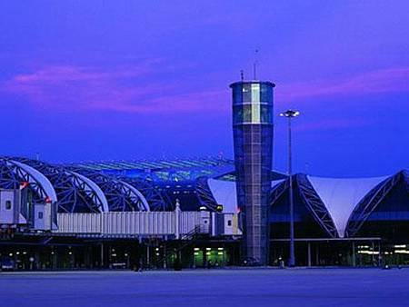 BangkokAirport003.jpg