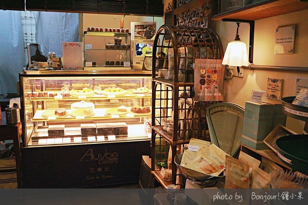 『Aluvbe Cakery 艾樂比手作烘焙坊』店內裝潢溫馨可愛