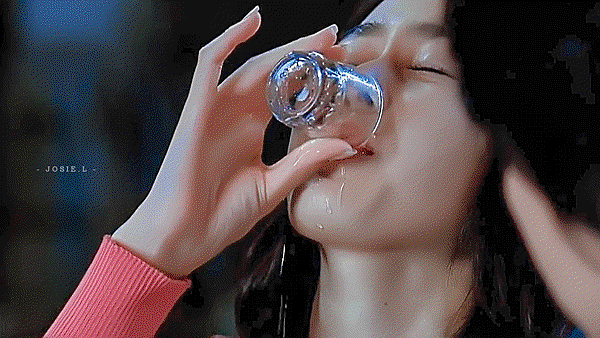 64d5c17cgy1gbj5n3nmc6g20qe0eux6u.gif