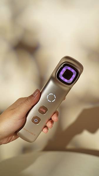 CHECK2CHECK 超微電雙波冷熱逆光奇肌修護限定組 -照片 (12).JPG