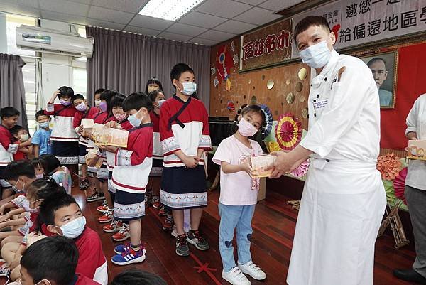 「漢」我們一起「來」到　高雄內門木柵國小分享愛！