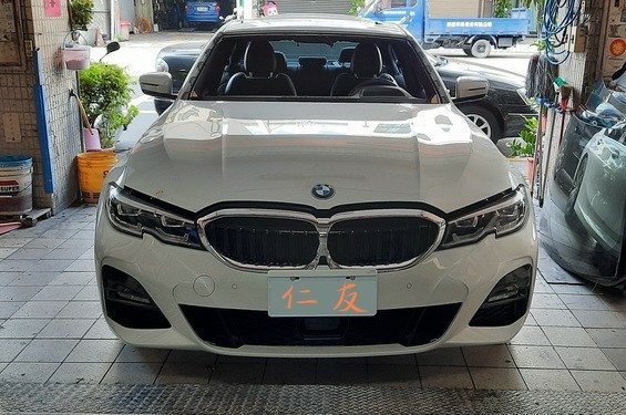 台南仁友汽車玻璃_隔熱紙- BMW G20 前擋風玻璃換裝、