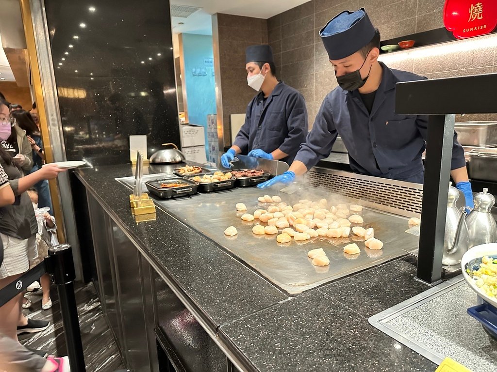 [台北。信義] 市政府站：旭集和食集錦自助式吃到飽海鮮/干貝