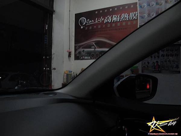 V-Sky采紘隔熱膜 - 原車體名膜