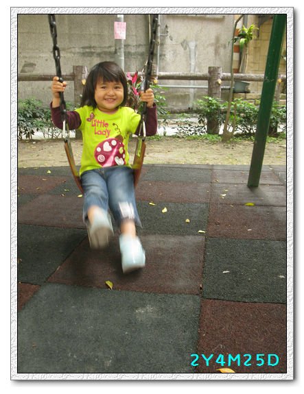 2Y04M25D-公園盪鞦韆04.jpg