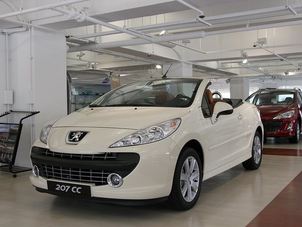 白色情人限定PEUGEOT 207 CC_2.jpg