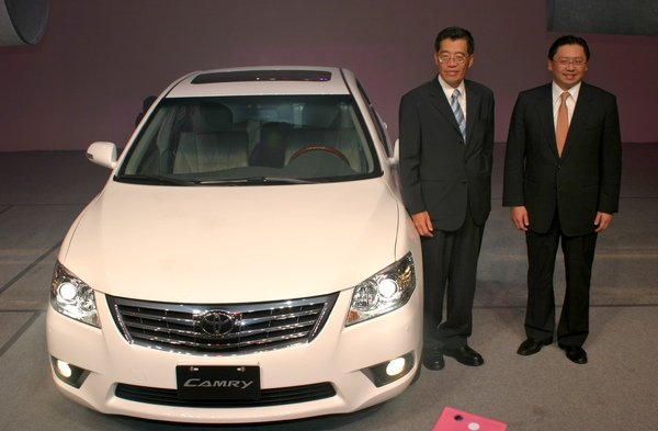 Toyota Camry (2).jpg