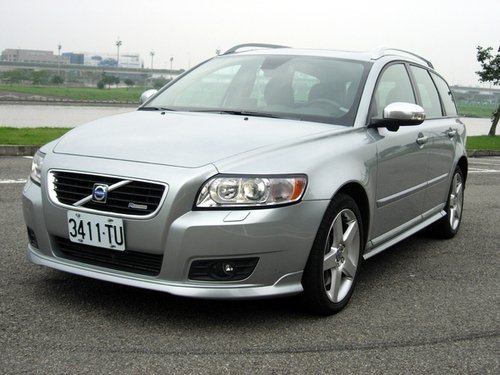 Volvo V50 R-Design.jpg