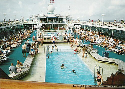 中美洲 加勒比海郵輪 游泳池 Caribbean Royal cruise.jpg