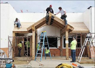 church under construction蓋教堂dailyreporter com.jpg
