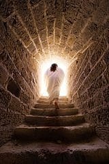 resurrection revive 耶穌基督復活 houseoftitus files wordpress com.jpg