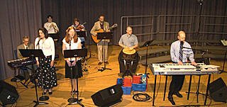 WorshipTeam敬拜團www cbcderry org.jpg