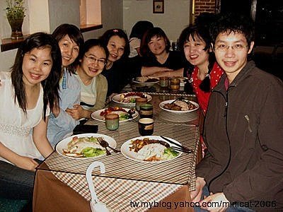 台北靈糧堂小組團契慶生會fellowship.jpg