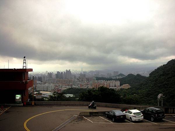 烘爐地。下層停車場.JPG