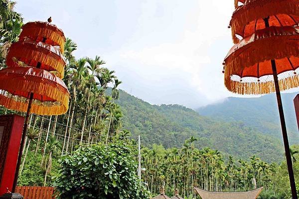 烏布雨林峇里島主題餐廳：群山圍繞隱身深山中，道地南洋異國峇里島風æƒ