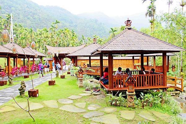 烏布雨林峇里島主題餐廳：群山圍繞隱身深山中，道地南洋異國峇里島風æƒ