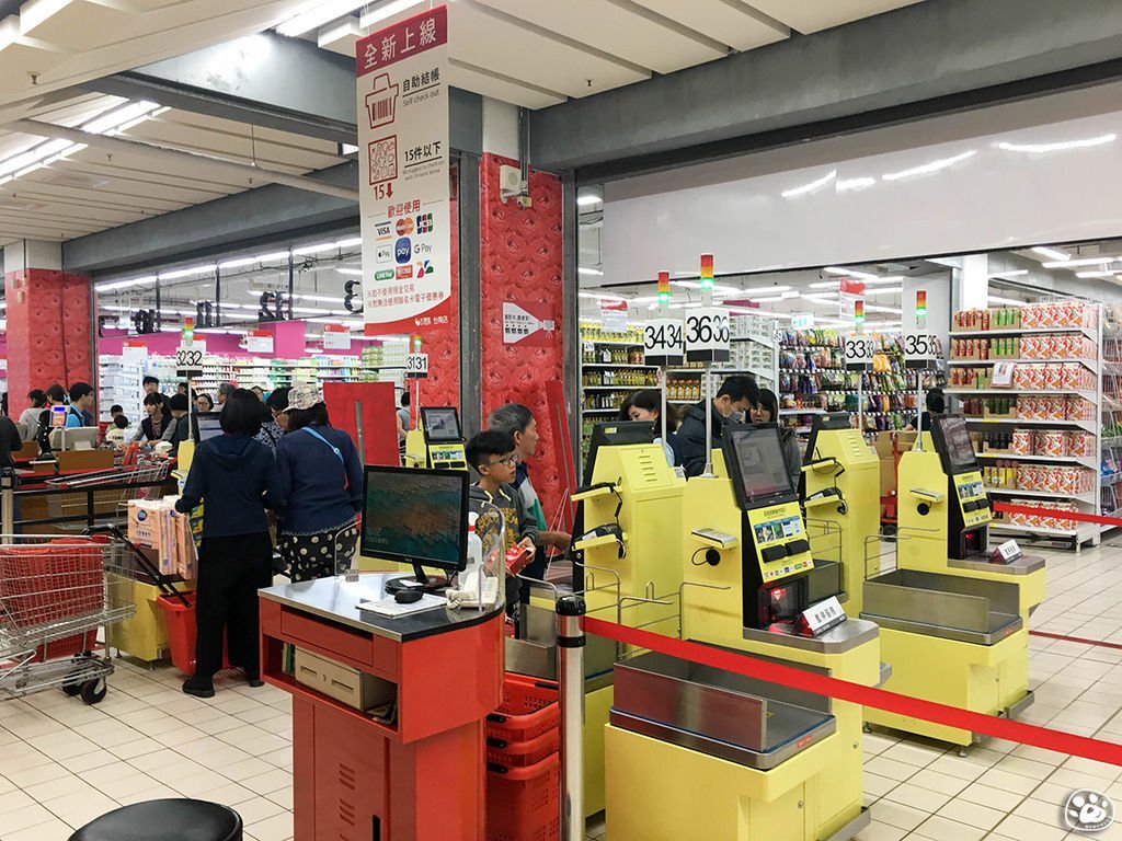 貓與蟲台南北區大潤發自助結帳機 (18).jpg