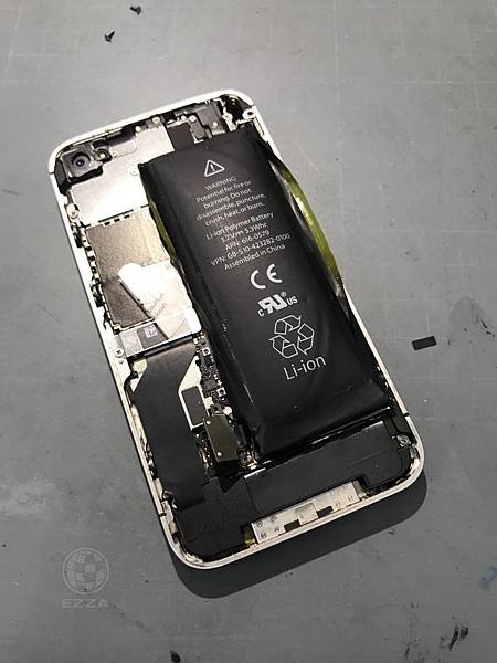 IPHONE 4S電池大膨脹