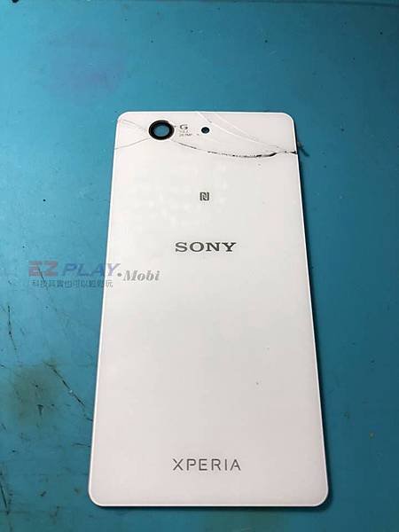 SONY Z3C背蓋破裂