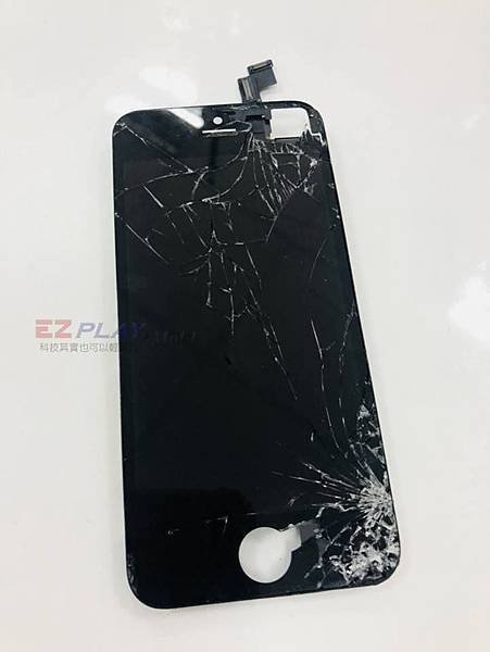 這台IPHONE SE禍不單行