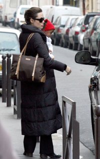 Angelina-Jolie-diaper-bag.jpg