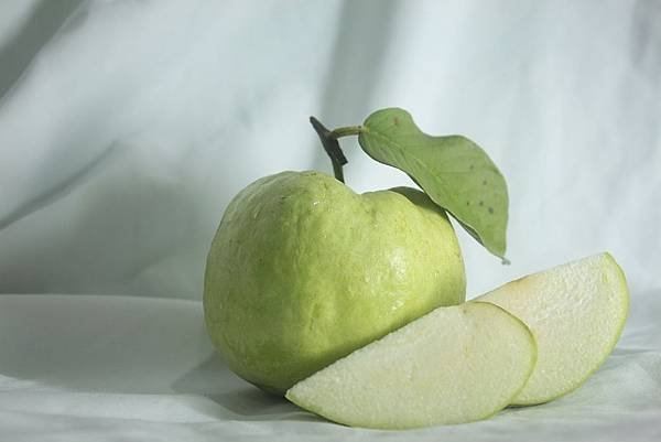 guava-537060_1920.jpg