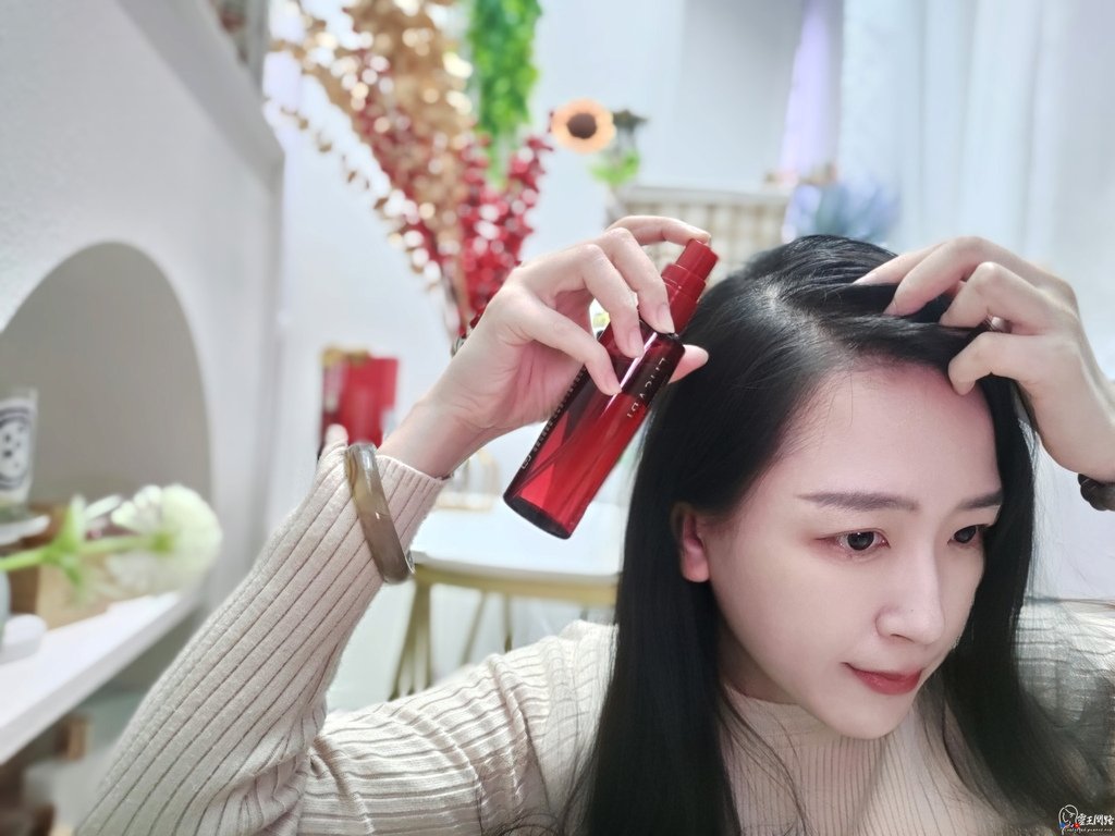 FUSARI 馥絲麗精華瓶身細節設計