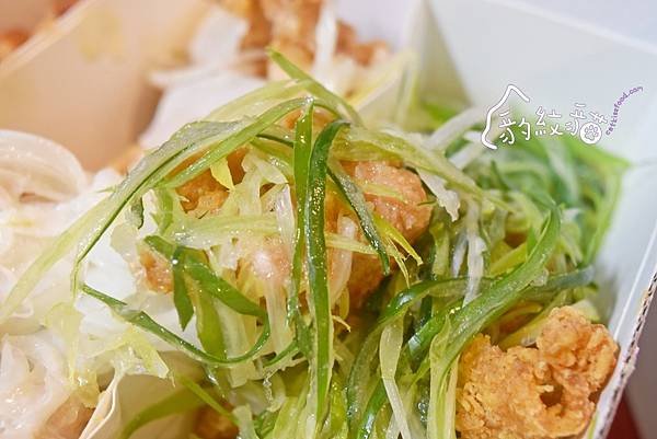 釜山西面美食 BOOR부어치킨 紫色招牌搶眼，四味炸雞好滋味